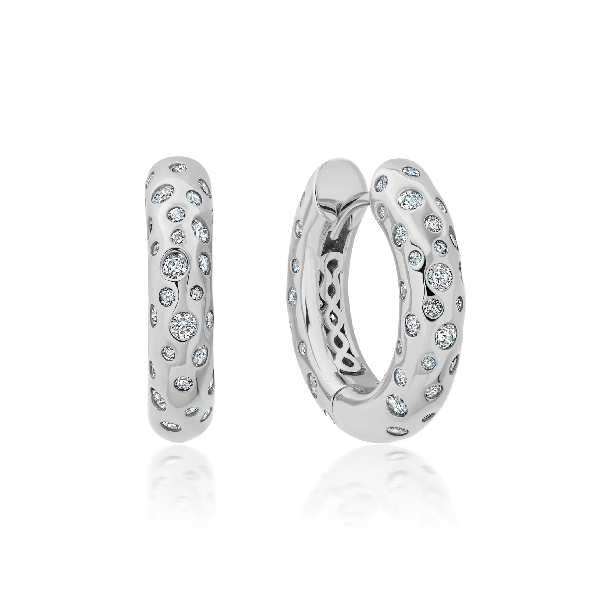 Cascade Huggie Hoops Finished in Platinum