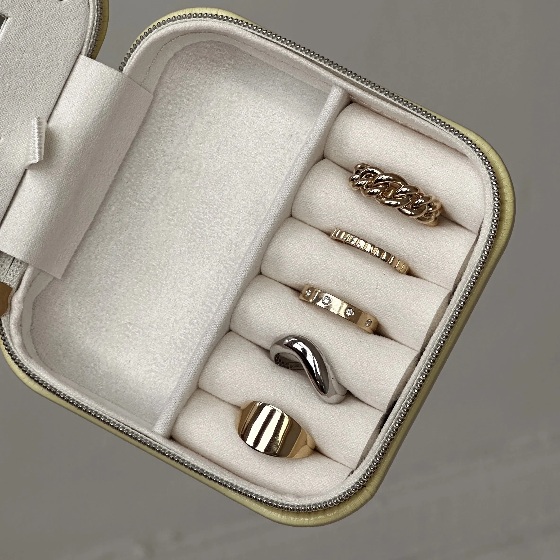 Elle Ring